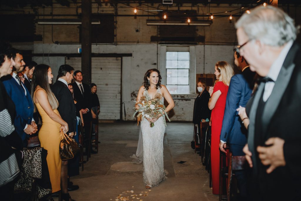 Industrial chic wedding in new york - by Lucie B. Photo wedding photographer