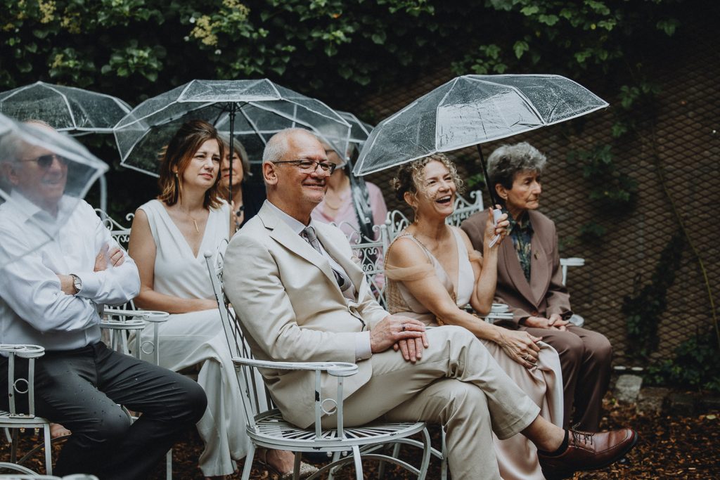 Rainy wedding at milk and roses - by Lucie B. Photo brooklyn wedding photographer