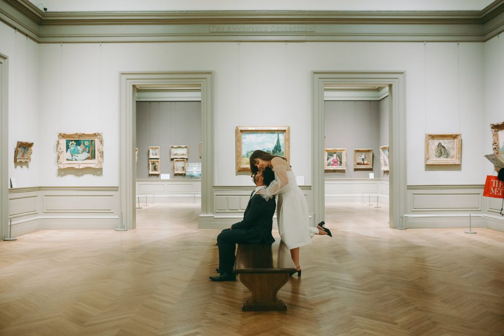 Wedding photo at metropolitan museum MET in nyc