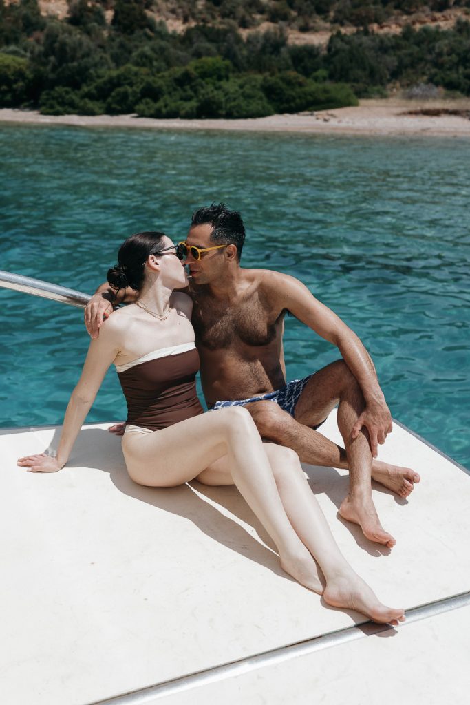 Destination wedding in italy on a boat